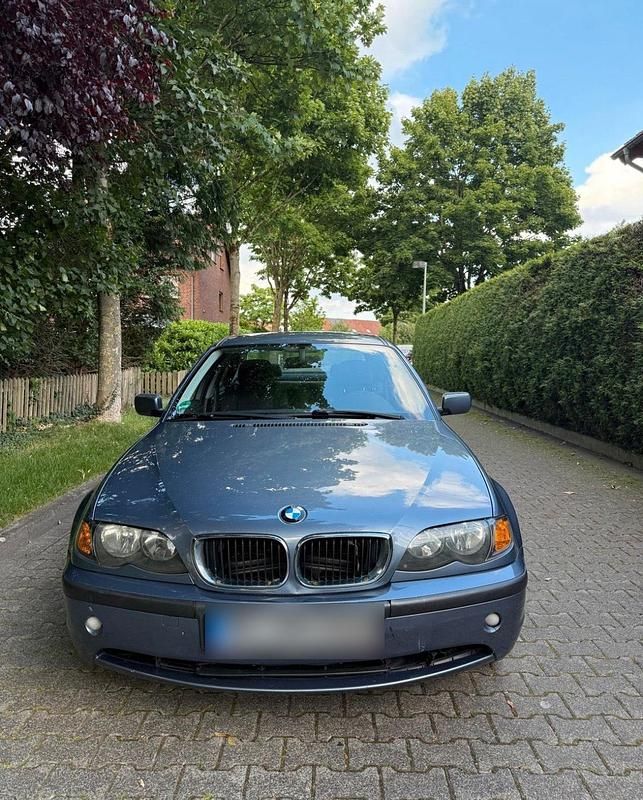 Gebraucht BMW 318 116 PS (85 kW) 2001 Blau Limousine