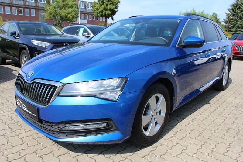 Blau Gebraucht 2020 Skoda Superb Ambition Kombi | 18.290 € - Bild 1/4