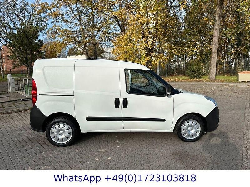 Second-hand Opel Combo 105 CP (77 kW) 2017 Alb Monovolum