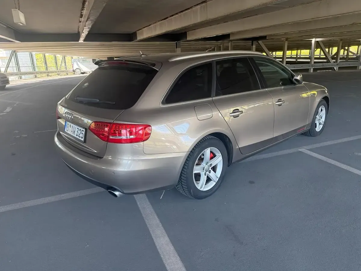 Gebraucht Audi A4 Comfort 211 PS (155 kW) 2009 Andere farben Kombi