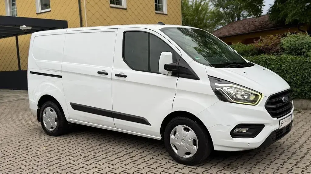 Gebraucht Ford Transit Custom 131 PS (96 kW) 2020 Weiß Van