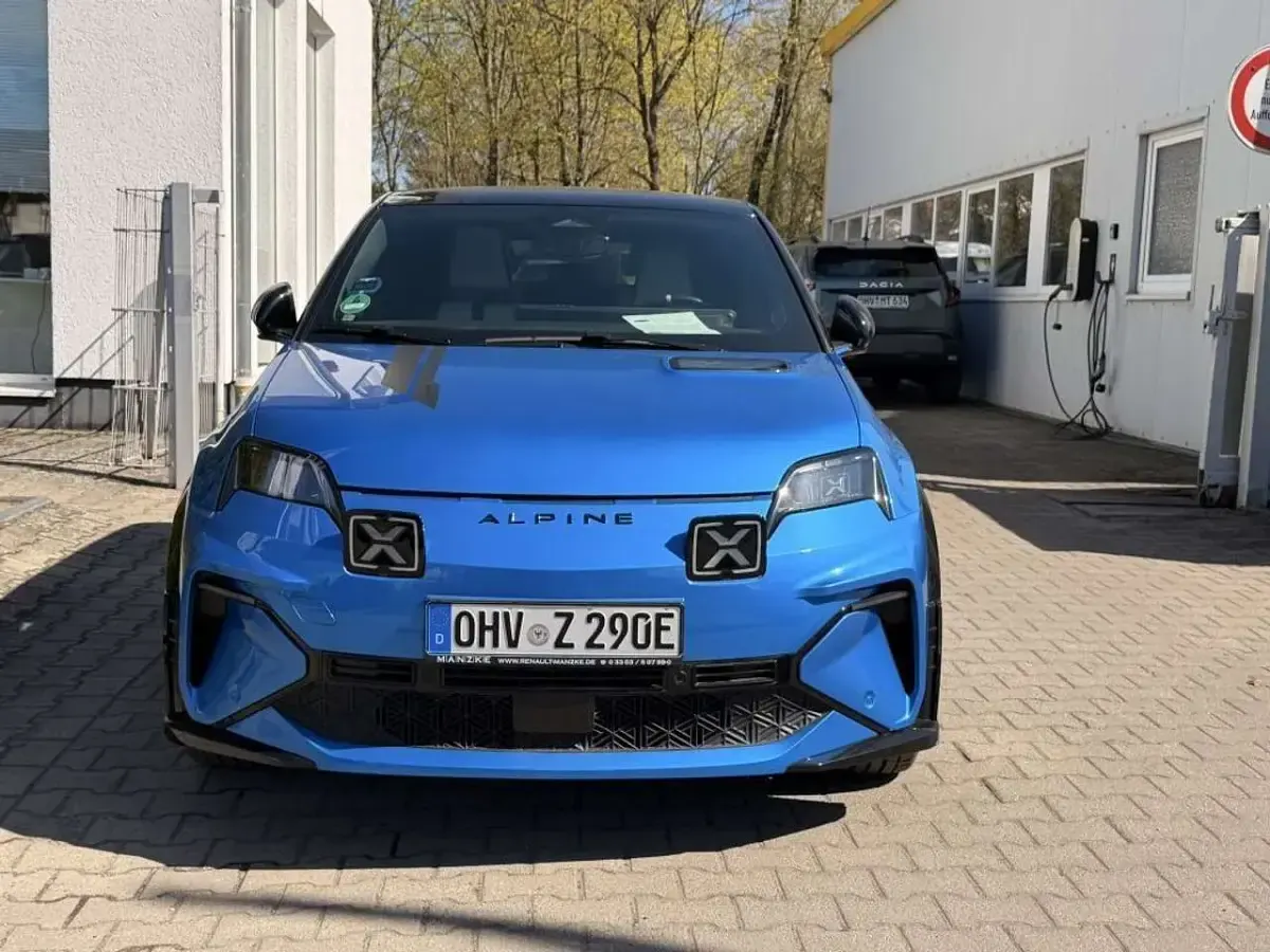 Używany Alpine A290 160 kW (218 KM) 2025 Niebieski Hatchback