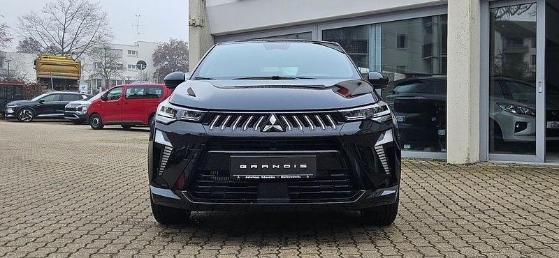 Neu Mitsubishi Grandis Diamant Edition 141 PS (103 kW) 2025 Schwarz SUV