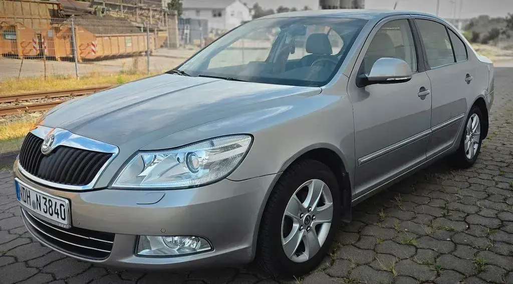 Gebraucht Skoda Octavia Elegance 160 PS (117 kW) 2009 Beige Limousine