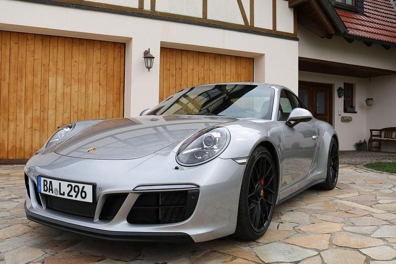 Second-hand Porsche 911 450 CP (330 kW) 2017 Argintiu Coupe