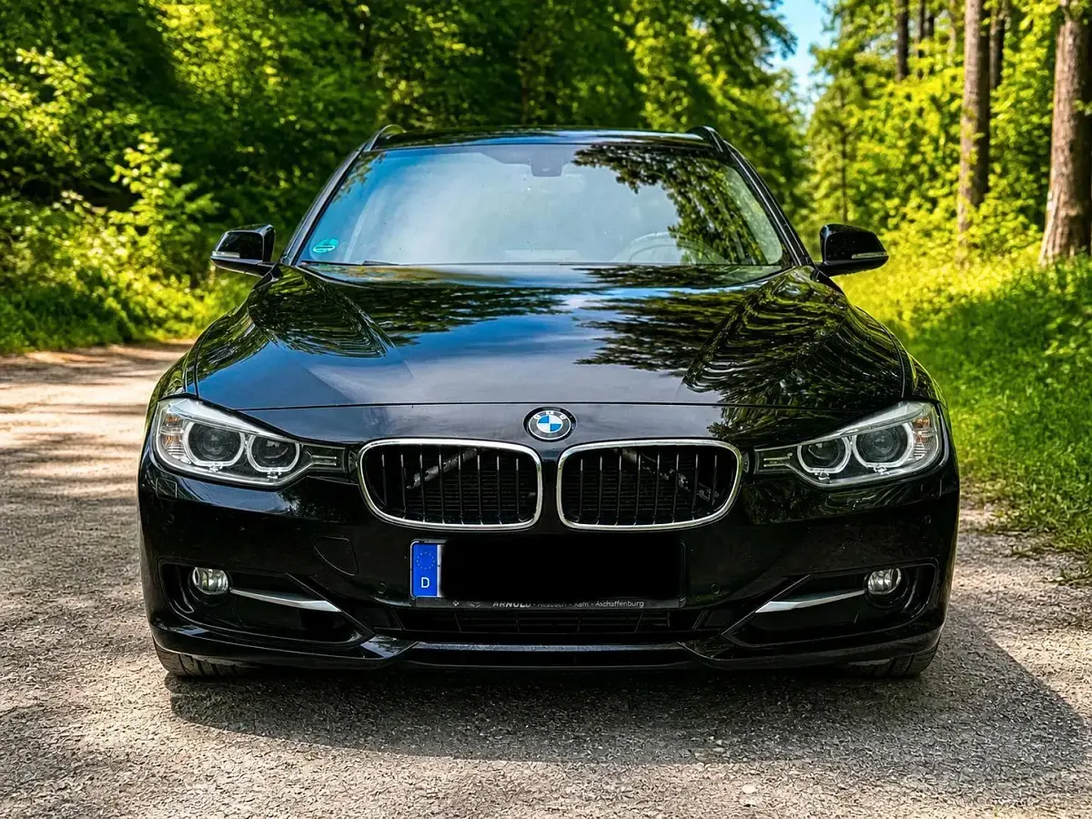 Gebraucht BMW 320 Sport Line 184 PS (135 kW) 2012 Schwarz Kombi