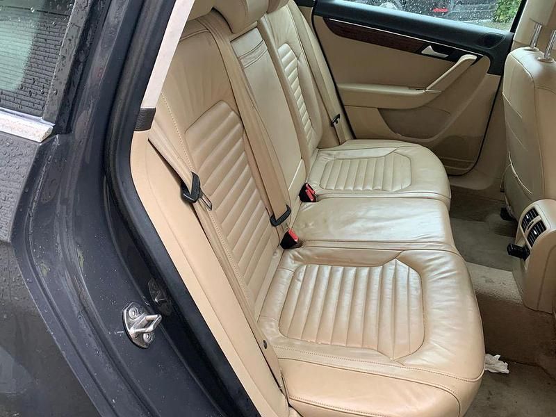 Gebraucht VW Passat Exclusive 170 PS (125 kW) 2012 Kombi