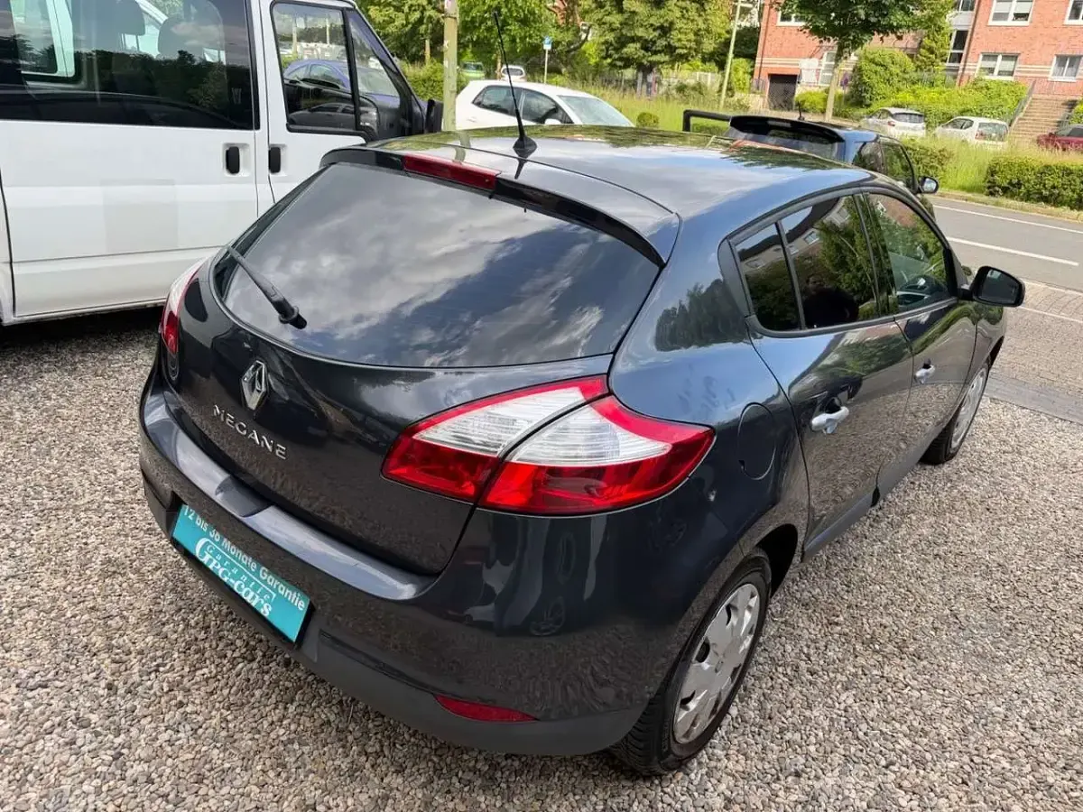 Gebraucht Renault Mégane Expression 110 PS (80 kW) 2009 Grau Kleinwagen
