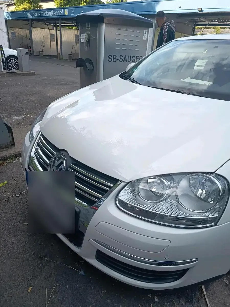 Gebraucht VW Jetta 102 PS (75 kW) 2009 Weiß Limousine