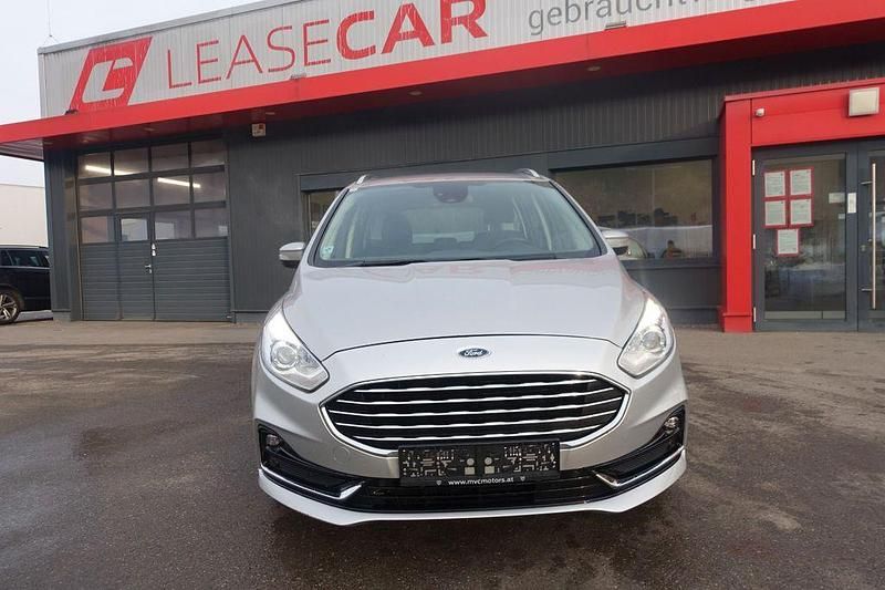 Gebraucht Ford EXP Titanium 190 PS (139 kW) 2020 Silber Van / Kleinbus