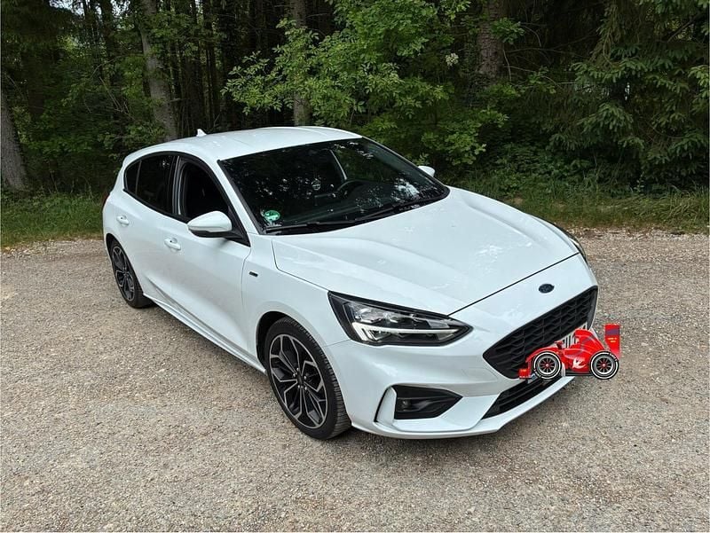 Weiß Gebraucht 2019 Ford Focus Limousine | 14.500 € (Fairer Preis) - Bild 1/4