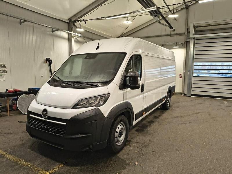 Weiß Gebraucht 2024 Opel Movano Van | 23.850 € (Superpreis) - Bild 1/4