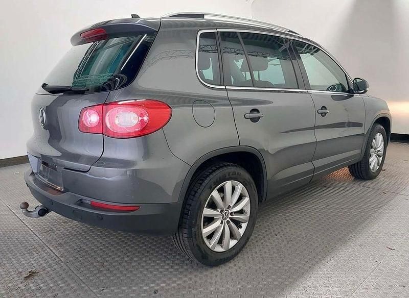 Gebraucht VW Tiguan Team 140 PS (102 kW) 2010 Grau SUV