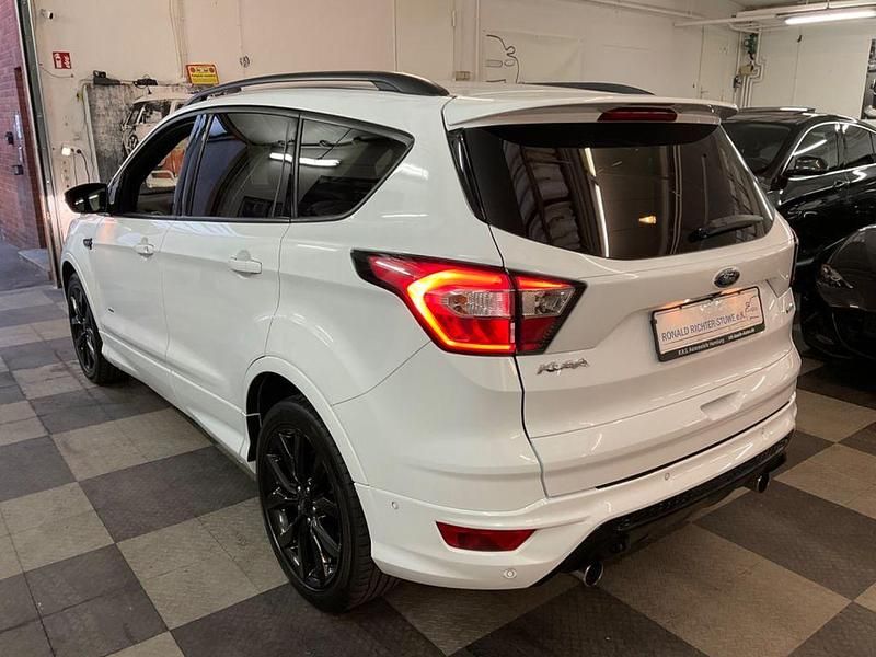 Gebraucht Ford Kuga ST-Line 242 PS (177 kW) 2018 Weiß SUV