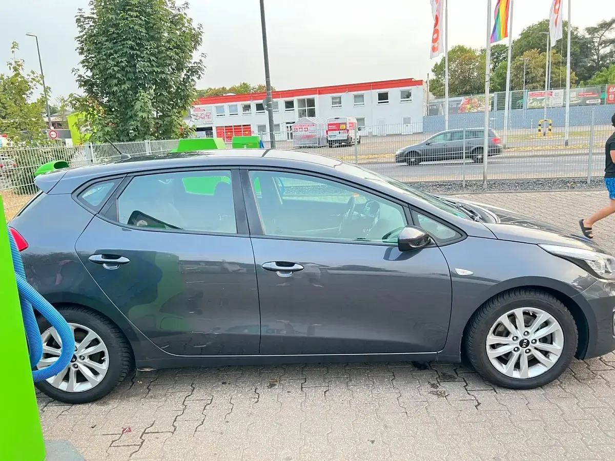 Gebraucht Kia Ceed 99 PS (72 kW) 2017 Grau Kleinwagen