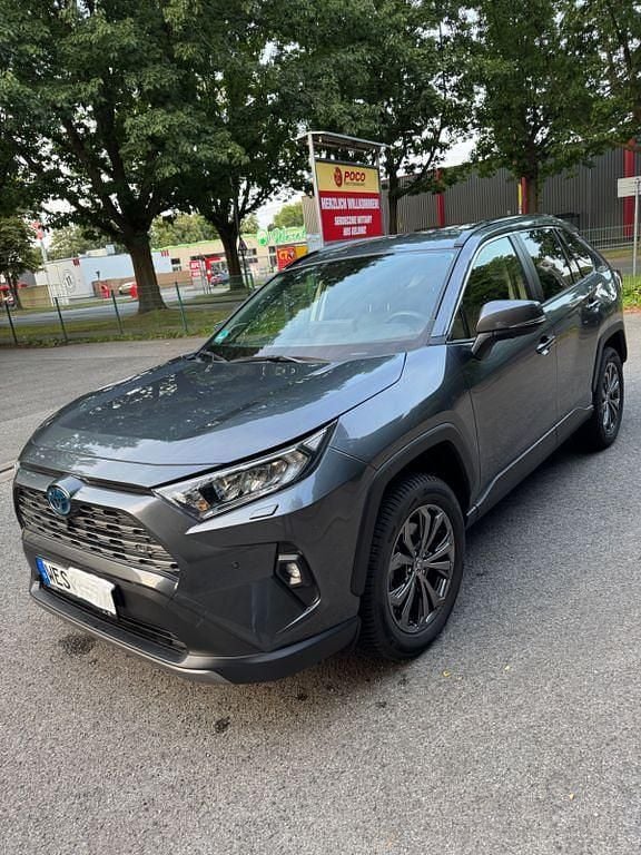 Grau Gebraucht 2024 Toyota RAV4 Lounge SUV | 42.950 € (Fairer Preis) - Bild 1/4