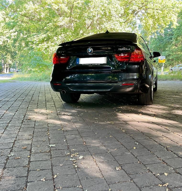Schwarz Gebraucht 2015 BMW 320 Gran Turismo M Sport Limousine | 16.200 € (Fairer Preis) - Bild 1/4