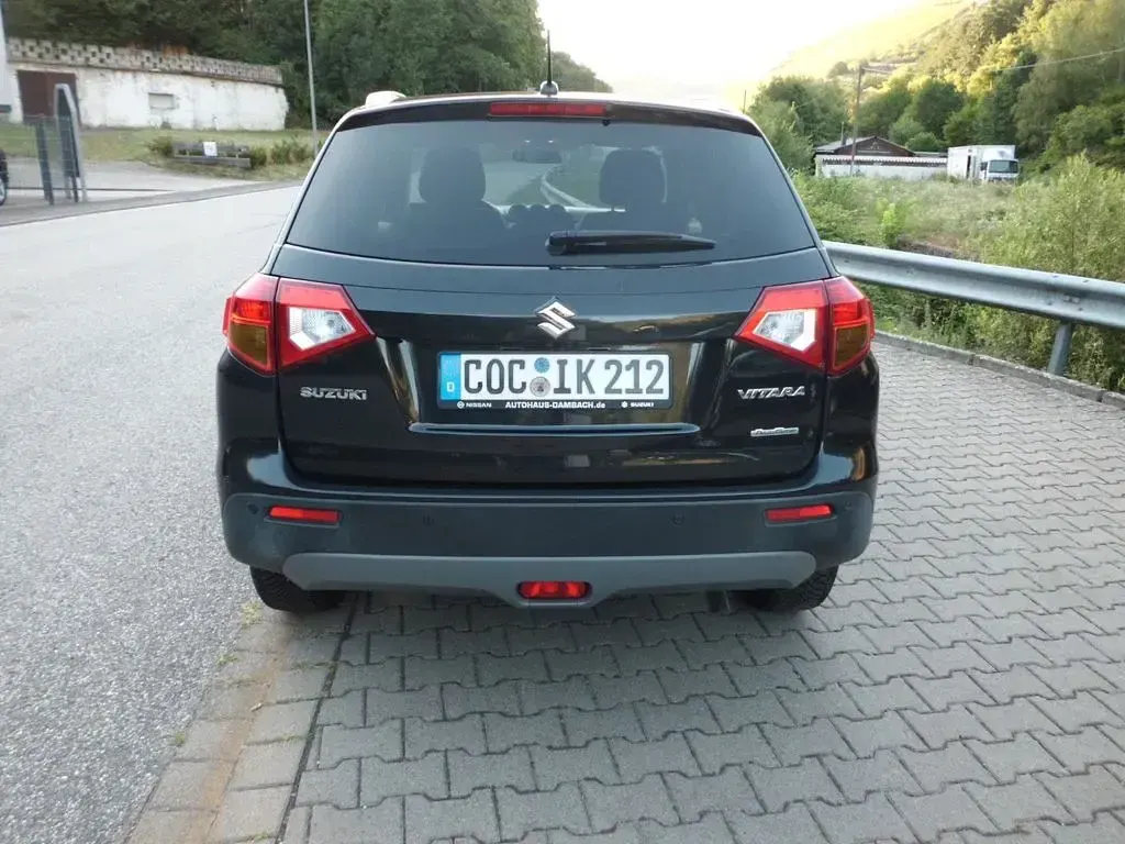Gebraucht Suzuki Vitara Comfort 120 PS (88 kW) 2015 Schwarz SUV