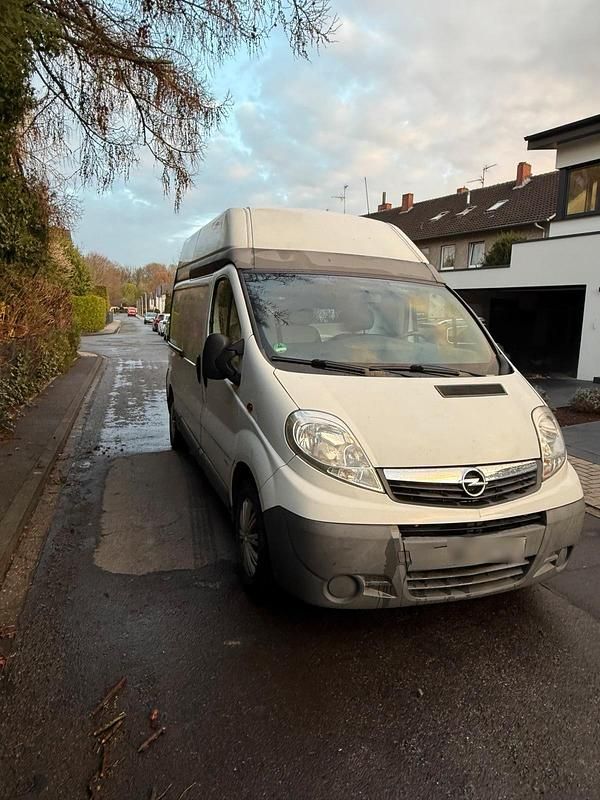 Gebraucht Opel Vivaro 115 PS (84 kW) 2012 Weiß Van / Kleinbus