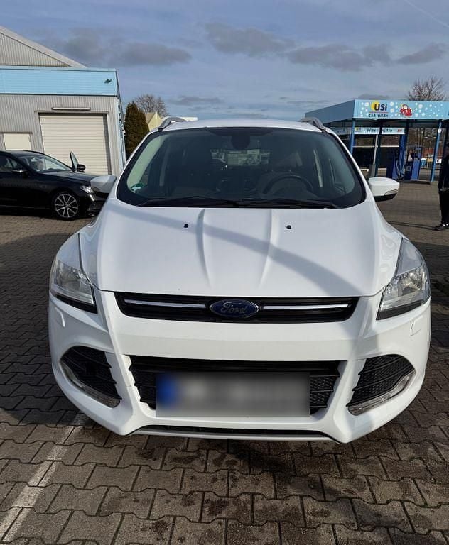 Gebraucht Ford Kuga 120 PS (88 kW) 2015 Weiß SUV