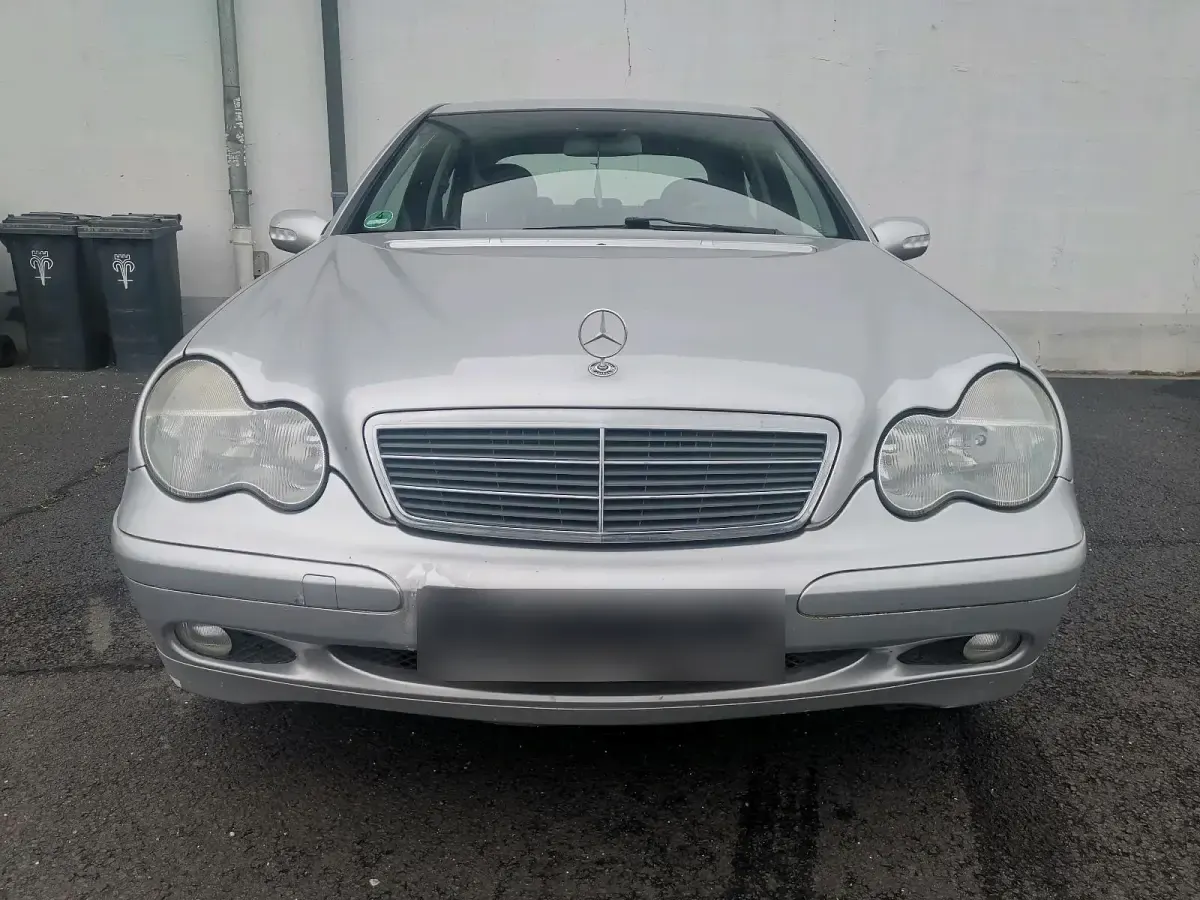 Gebraucht Mercedes C180 130 PS (95 kW) 2001 Silber Limousine