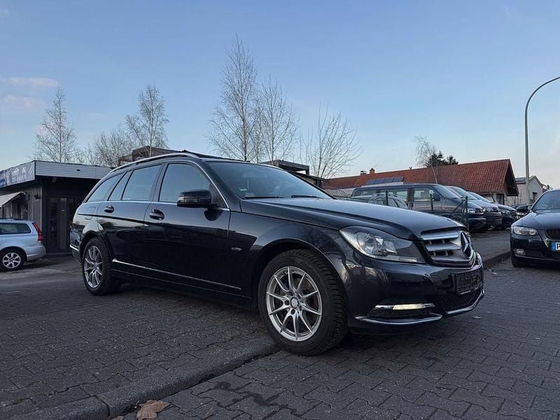 Gebraucht Mercedes C180 156 PS (114 kW) 2011 Schwarz Kombi
