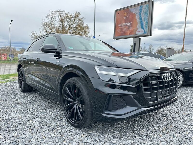 Schwarz Gebraucht 2020 Audi Q8 S-Line SUV | 54.980 € (Etwas zu teuer) - Bild 1/4