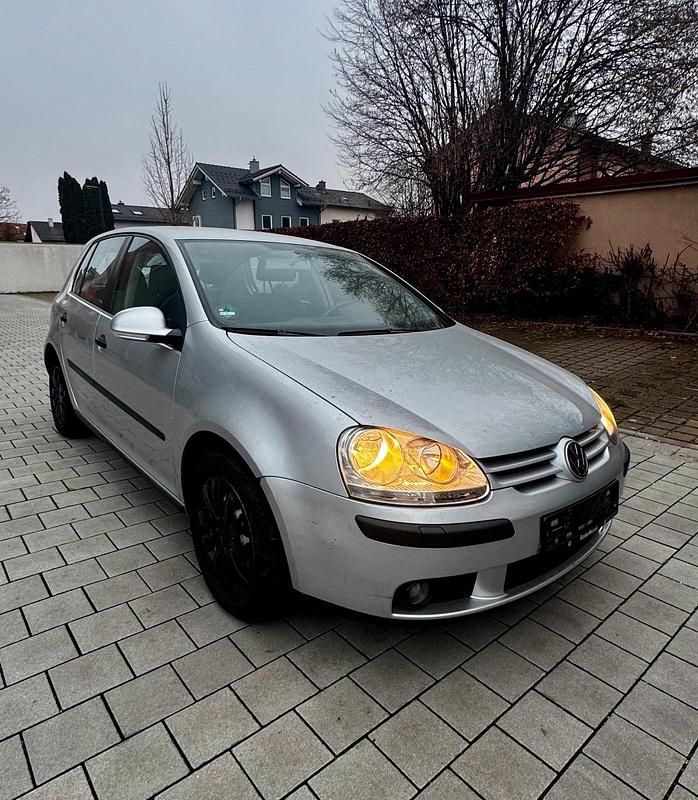 Silber Gebraucht 2004 VW Golf V Limousine | 5.200 € (Teuer) - Bild 1/4