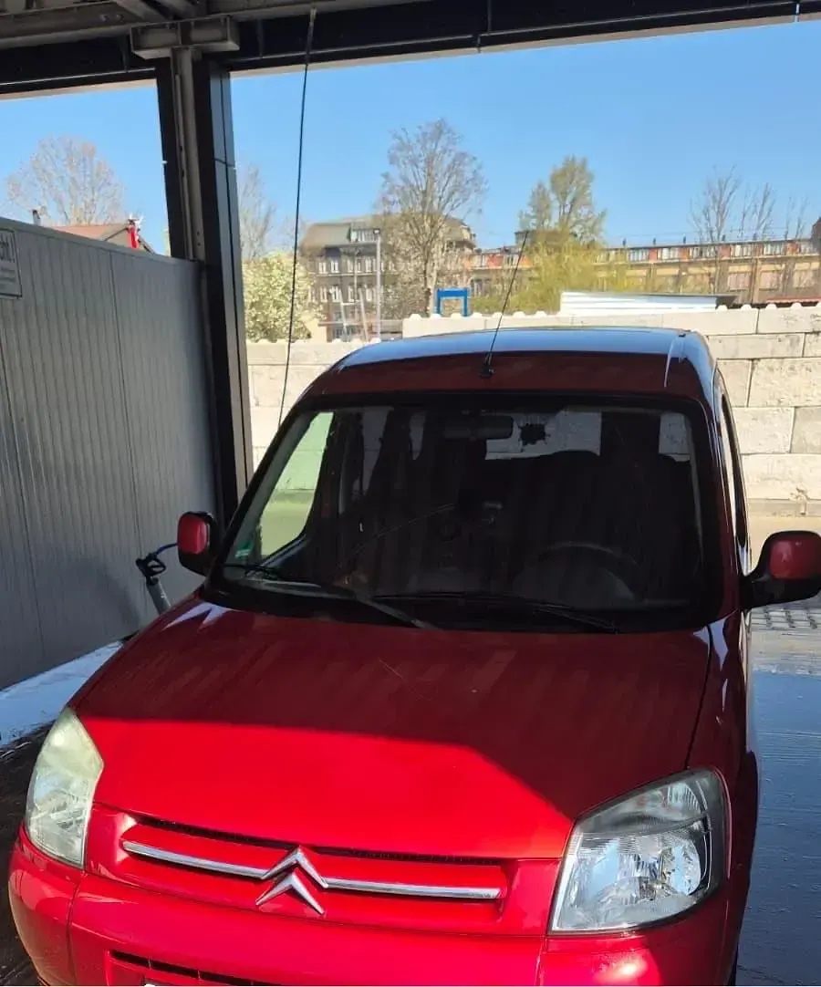Gebraucht Citroën Berlingo 75 PS (55 kW) 2007 Rot Van / Kleinbus