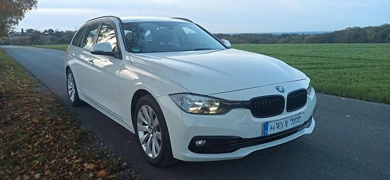 Weiß Gebraucht 2015 BMW 316 Advantage Kombi | 8.800 € (Guter Preis) - Bild 1/4