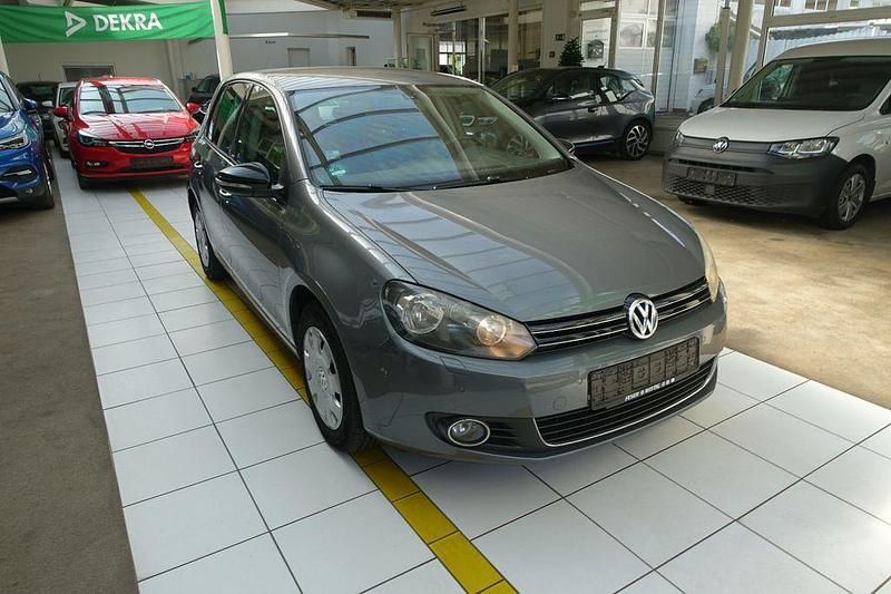 Gebraucht VW Golf VI Style 105 PS (77 kW) 2012 Grau Kleinwagen