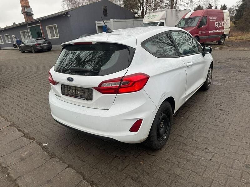 Gebraucht Ford Fiesta Trend 75 PS (55 kW) 2020 Weiß Kleinwagen