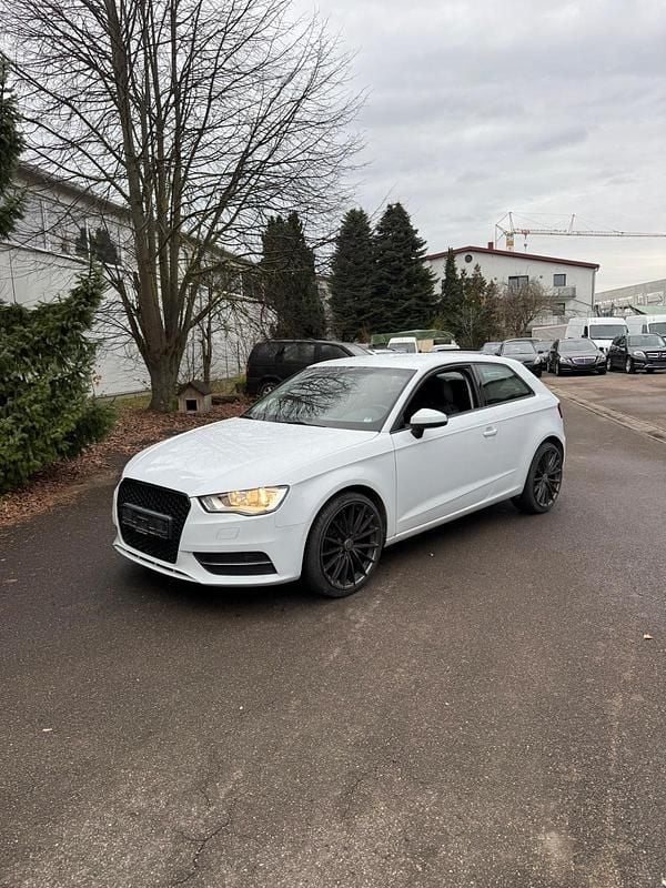 Weiß Gebraucht 2013 Audi A3 Coupé | 6.950 € (Guter Preis) - Bild 1/4