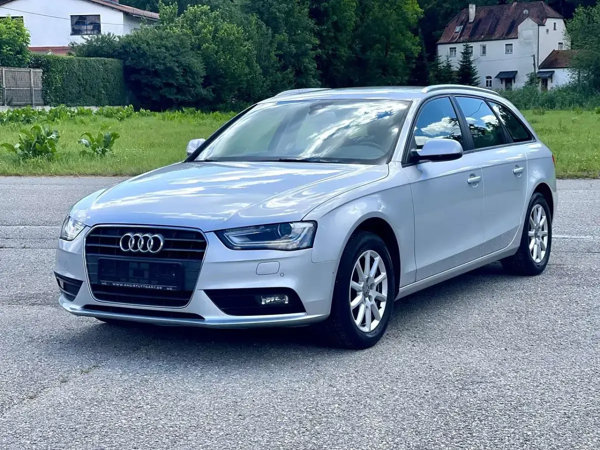 Gebraucht Audi A4 Attraction 170 PS (125 kW) 2014 Eissilber metallic Kombi