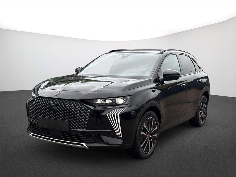 Lackierung schwarz perla nera/metallic klarlack Gebraucht 2023 DS Automobiles DS7 Crossback Performance Line Plus SUV | 28.880 € (Fairer Preis) - Bild 1/4