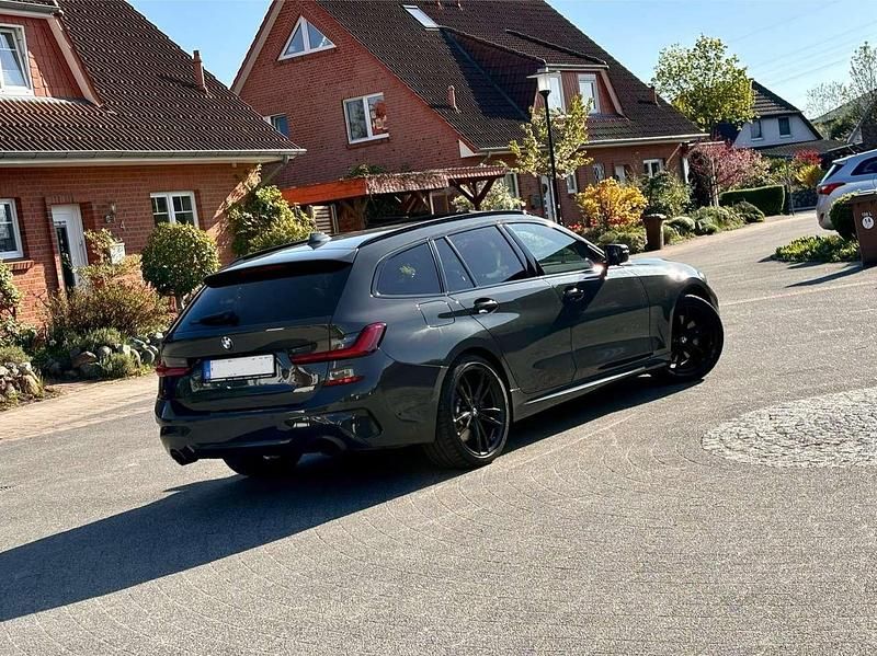 Gebraucht BMW 320 M Sport 190 PS (139 kW) 2020 Grau Kombi