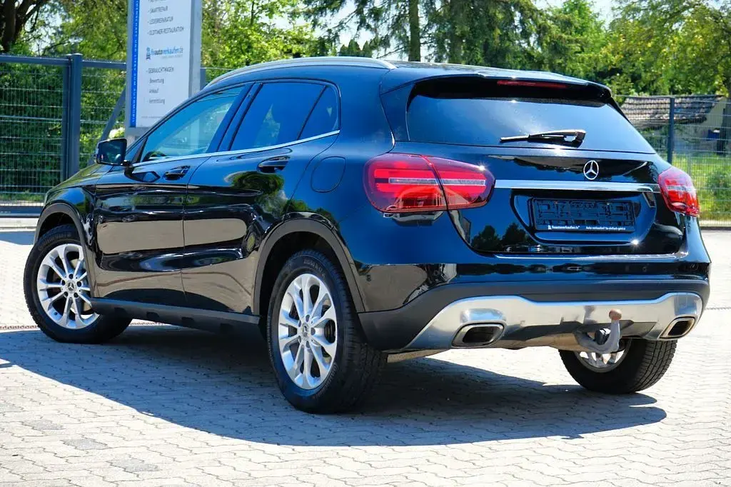 Gebraucht Mercedes GLA200 156 PS (114 kW) 2018 Schwarz SUV