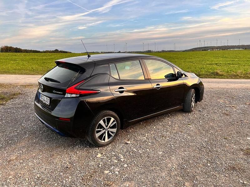Schwarz Gebraucht 2021 Nissan Leaf Acenta Kleinwagen | 13.000 € (Guter Preis) - Bild 1/4
