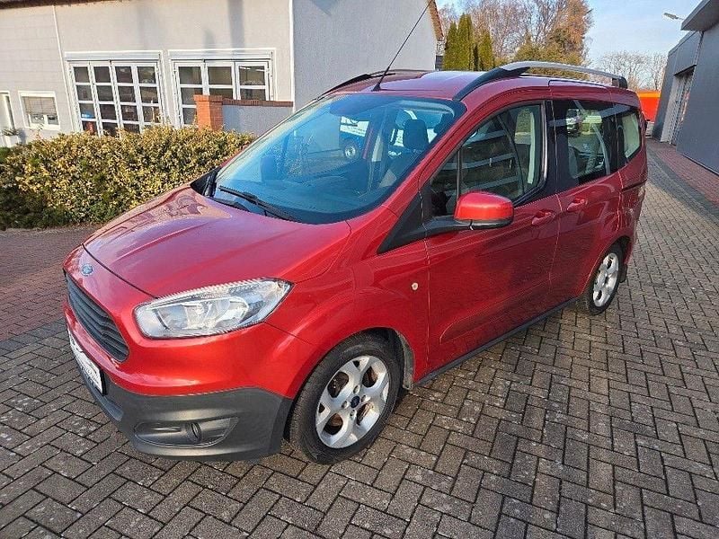 Rot Gebraucht 2016 Ford Tourneo Courier Trend Van / Kleinbus | 9.990 € (Guter Preis) - Bild 1/4
