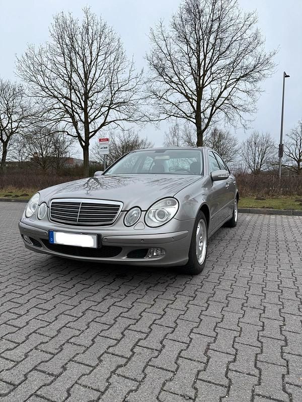 Gebraucht Mercedes E200 163 PS (119 kW) 2004 Limousine