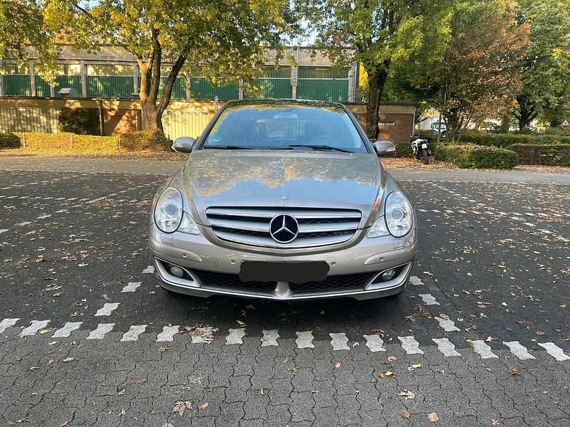 Gebraucht Mercedes R320 224 PS (164 kW) 2006 Silber Van / Kleinbus
