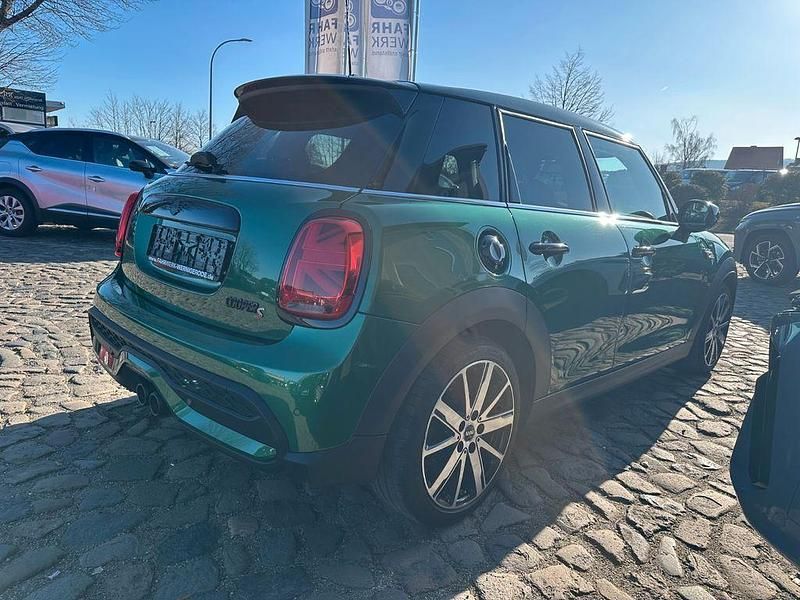 Gebraucht Mini Cooper S Classic 178 PS (130 kW) 2022 Grün Kleinwagen