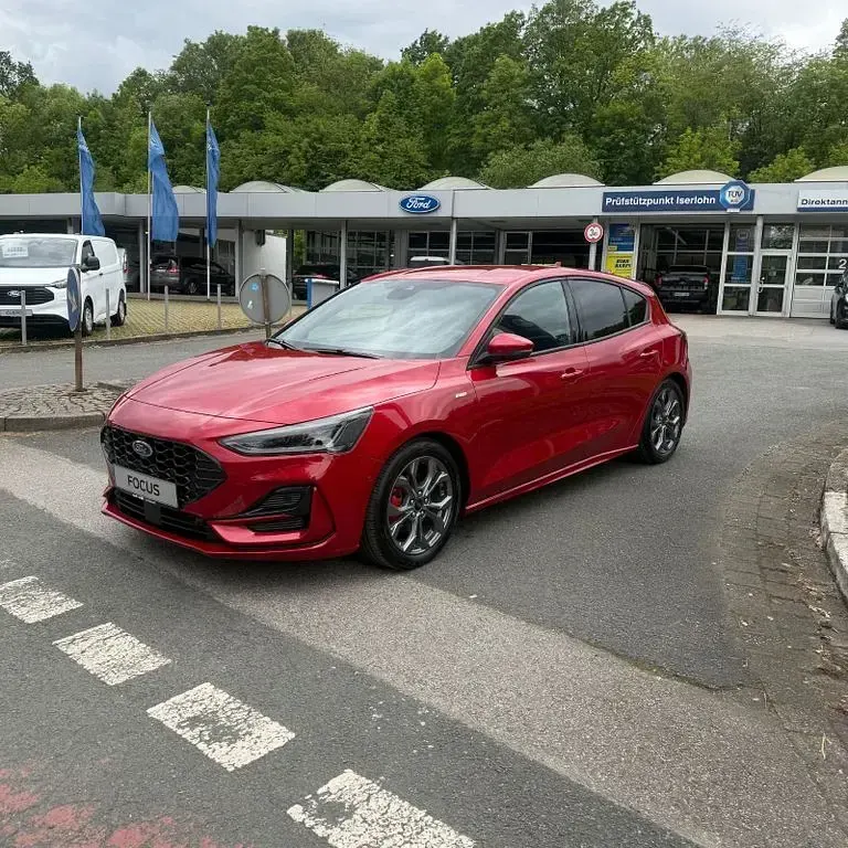 Gebraucht Ford Focus ST-Line X 125 PS (91 kW) 2024 Rot Limousine