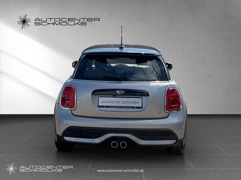 Gebraucht Mini Cooper S Classic 178 PS (130 kW) 2023 Melting silver iii Kleinwagen