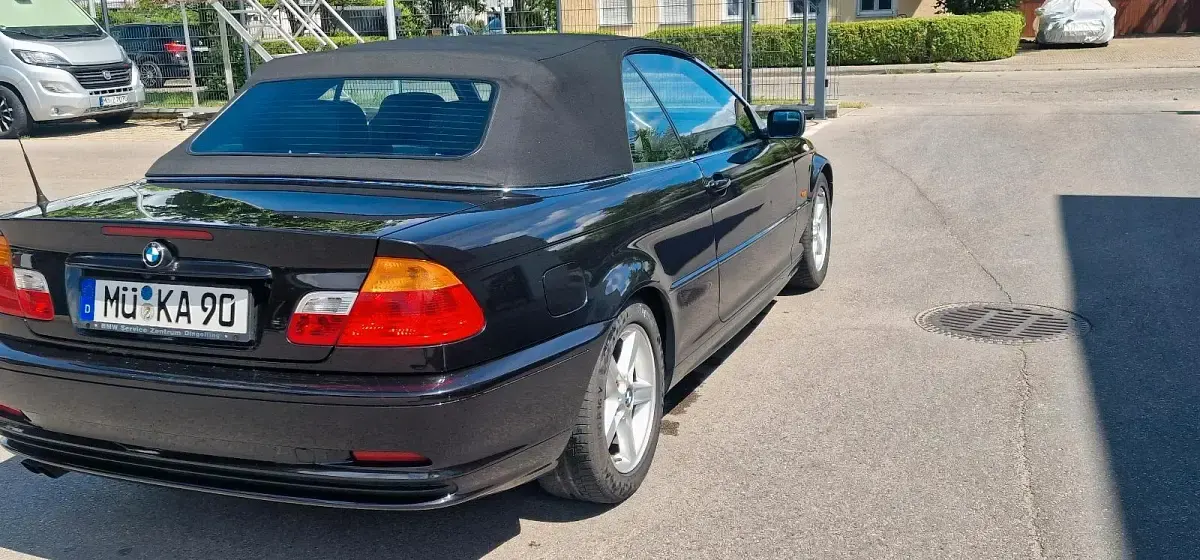 Gebraucht BMW 325 Cabriolet 175 PS (128 kW) 2001 Schwarz Cabrio