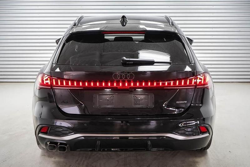 Gebraucht Audi A5 S-Line 204 PS (150 kW) 2024 Mythosschwarz metallic (0e) Coupé