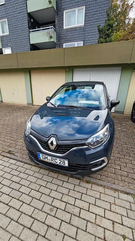 Blau Gebraucht 2018 Renault Captur Life SUV | 9.869 € (Fairer Preis) - Bild 1/4