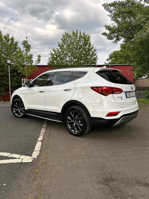 Weiß Gebraucht 2017 Hyundai Santa Fe Edition SUV | 20.500 € (Fairer Preis) - Bild 1/4