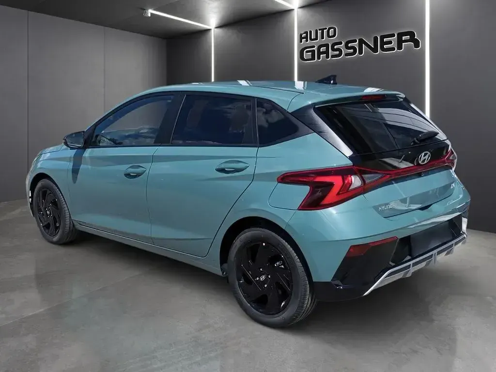 Neu Hyundai i20 Blackline 90 PS (66 kW) 2026 Grün Kleinwagen