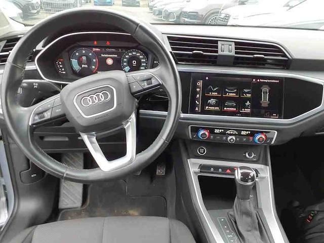 Gebraucht Audi Q3 Ambiente 150 PS (110 kW) 2022 Florettsilber metallic SUV